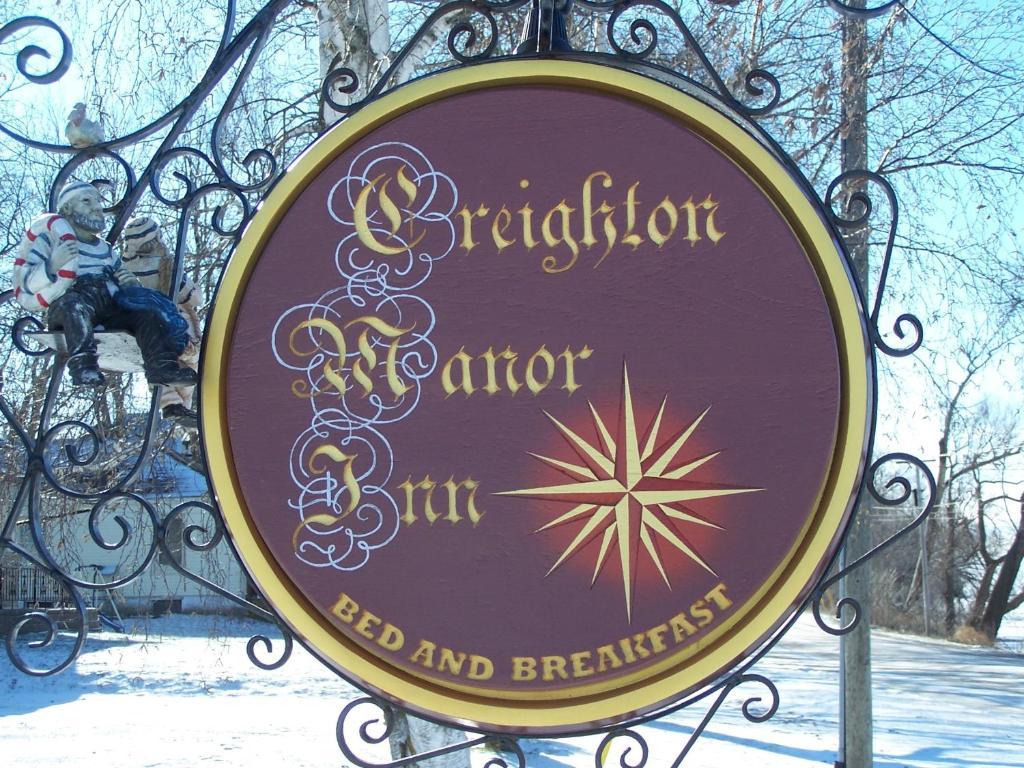 Creighton Manor Inn Bed & Breakfast Orillia Exterior photo